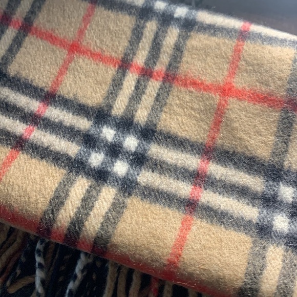 Burberry Tan Plaid Scarf 100 percent cashmere - Picture 6 of 6